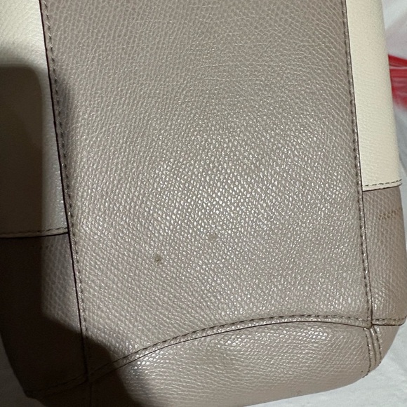 Coach Cream and Tan Leather Handbag - Picture 14 of 15